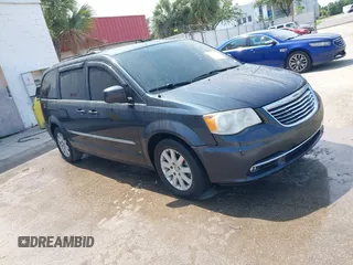 2014 Chrysler Town & Country Touring z VIN 2C4RC1BG7ER294735, wystawiony jako IAAI lot #42219176 z przebiegiem 165 009 mil mil oraz . Historia ofert i sprzedaży dostępna na DreamBid. Obrazek 1.
