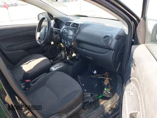 2017 Mitsubishi Mirage ES z VIN ML32A3HJ1HH009665, wystawiony jako IAAI lot #41871902 z przebiegiem 72 312 mil mil oraz . Historia ofert i sprzedaży dostępna na DreamBid. Obrazek 5.
