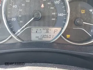 2016 Toyota Corolla L z VIN 5YFBURHE9GP566742, wystawiony jako IAAI lot #41771845 z przebiegiem 130 601 mil mil oraz . Historia ofert i sprzedaży dostępna na DreamBid. Obrazek 15.