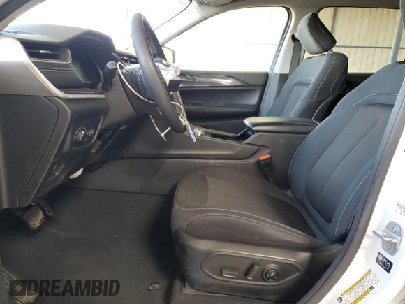 2023 Jeep Grand Cherokee Laredo z VIN 1C4RJKAG2P8776623, wystawiony jako Copart lot #53134765 z przebiegiem 50 413 mil mil oraz Czysty tytuł • Clean title. Historia ofert i sprzedaży dostępna na DreamBid. Obrazek 7.