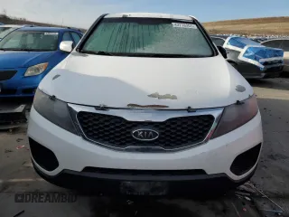 2013 Kia Sorento LX z VIN 5XYKTCA66DG423668, wystawiony jako Copart lot #43718905 z przebiegiem 201 892 mil mil oraz Szkoda całkowita • Salvage title. Historia ofert i sprzedaży dostępna na DreamBid. Obrazek 5.