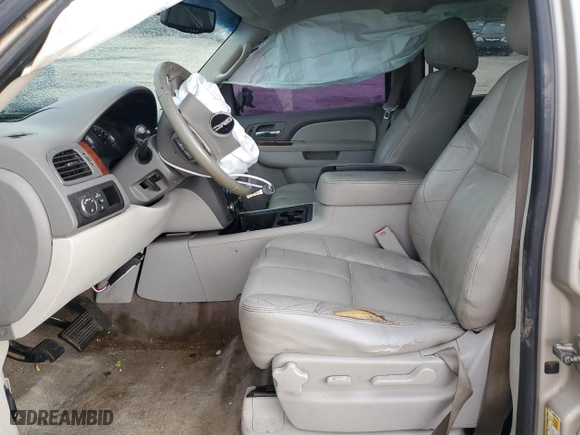 2013 GMC Yukon XL SLT with VIN 1GKS1KE04DR139693, listed as a Copart auction lot 83460214 with 0 mi miles and Salvage Title. Bid and sale history available at carsss.com. Image 7.