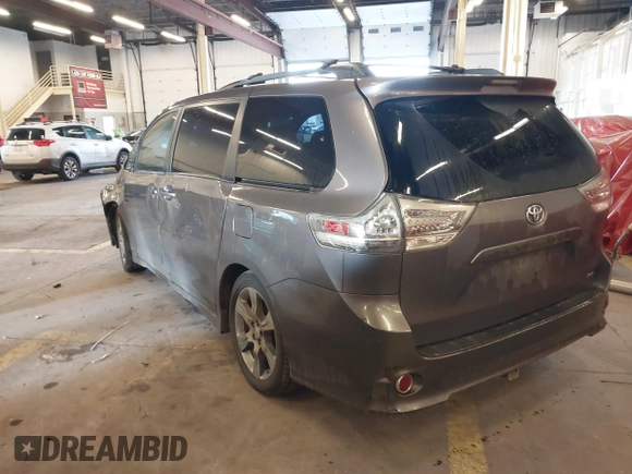 2011 Toyota Sienna SE with VIN 5TDXK3DC7BS034516, listed as a IAAI auction lot 41539955 with 209,309 mi miles. Bid and sale history available at carsss.com. Image 3.