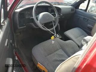 1993 Toyota Pickup DLX с VIN JT4VN13D0P5126559, выставлен на аукционе Copart как лот 49185285 с пробегом 195 087 миль миль и Списание • Salvage title. История ставок и продаж доступна на DreamBid. Изображение 8.