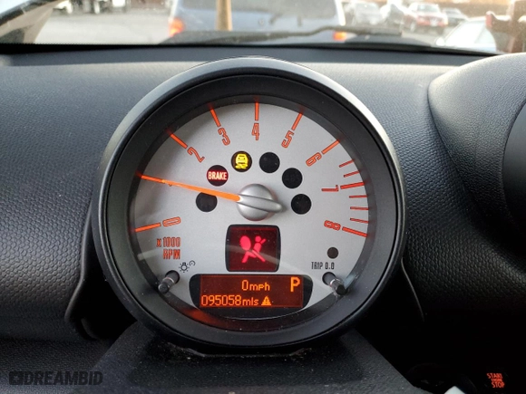 2014 MINI Cooper Countryman S with VIN WMWZC3C56EWP25014, listed as a Copart auction lot 88440985 with 95,058 mi miles and Salvage Title. Bid and sale history available at carsss.com. Image 9.
