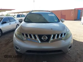 2009 Nissan Murano S z VIN JN8AZ18W19W145720, wystawiony jako IAAI lot #42345965 z przebiegiem 158 243 mil mil oraz . Historia ofert i sprzedaży dostępna na DreamBid. Obrazek 6.