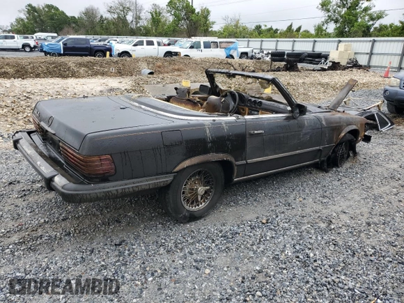 1981 Mercedes-Benz 380 SL z VIN WDBBA45A6BB008589, wystawiony jako Copart lot #52164975 z przebiegiem Nie podano mil oraz Nie do naprawy. Historia ofert i sprzedaży dostępna na DreamBid. Obrazek 3.