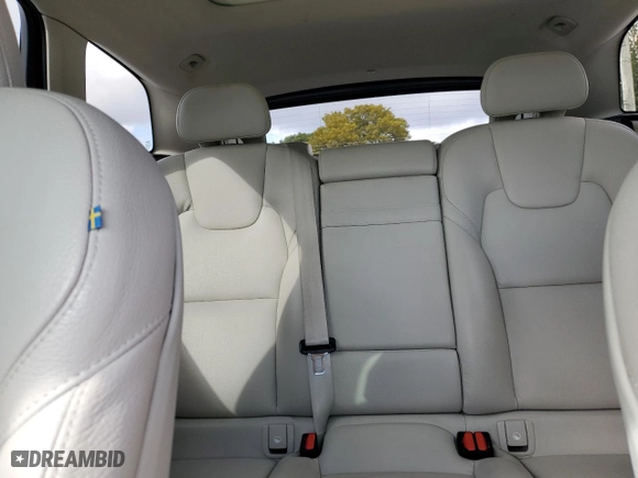2021 Volvo XC60 Momentum with VIN YV4102DK6M1760331, listed as a Copart auction lot 46065995 with 22,703 mi miles and Salvage Title. Bid and sale history available at carsss.com. Image 10.