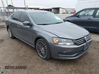 2013 Volkswagen Passat SE w/Sunroof with VIN 1VWBH7A30DC023976, listed as a IAAI auction lot 41392821 with 134,736 mi miles. Bid and sale history available at carsss.com. Image 1.
