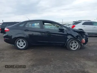 2017 Ford Fiesta SE z VIN 3FADP4BJ4HM153649, wystawiony jako IAAI lot #42037378 z przebiegiem 78 540 mil mil oraz . Historia ofert i sprzedaży dostępna na DreamBid. Obrazek 14.