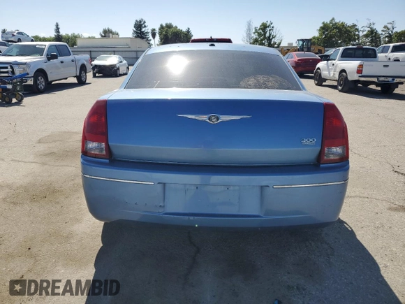 2007 Chrysler 300 Touring z VIN 2C3KA53G17H846188, wystawiony jako Copart lot #56031625 z przebiegiem 121 198 mil mil oraz Szkoda całkowita • Salvage title. Historia ofert i sprzedaży dostępna na DreamBid. Obrazek 6.
