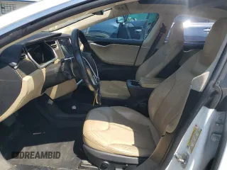 2013 Tesla Model S z VIN 5YJSA1DN0DFP18592, wystawiony jako Copart lot #62151505 z przebiegiem 192 283 mil mil oraz Szkoda całkowita • Salvage title. Historia ofert i sprzedaży dostępna na DreamBid. Obrazek 7.