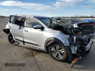 2020 Kia Niro LXS with VIN KNDCB3LC9L5421494, listed as a Copart auction lot 44013145 with 0 mi miles and Salvage Title. Bid and sale history available at carsss.com. Image 4.
