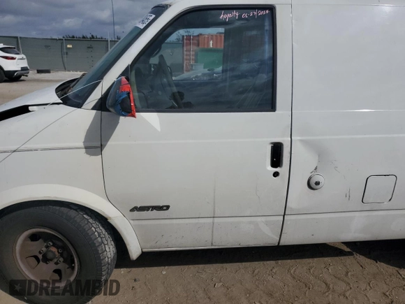 2001 Chevrolet Astro Cargo with VIN 1GCDM19W61B141888, listed as a Copart auction lot 45130465 with Not Provided miles and Salvage Title. Bid and sale history available at carsss.com. Image 7.