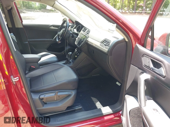 2018 Volkswagen Tiguan SEL with VIN 3VV3B7AX6JM073546, listed as a IAAI auction lot 42439602 with 97,109 mi miles and . Bid and sale history available at DreamBid. Image 5.