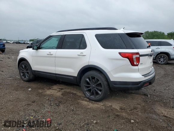 2018 Ford Explorer XLT z VIN 1FM5K8D80JGA32076, wystawiony jako Copart lot #56752255 z przebiegiem 79 947 mil mil oraz Szkoda całkowita • Salvage title. Historia ofert i sprzedaży dostępna na DreamBid. Obrazek 2.