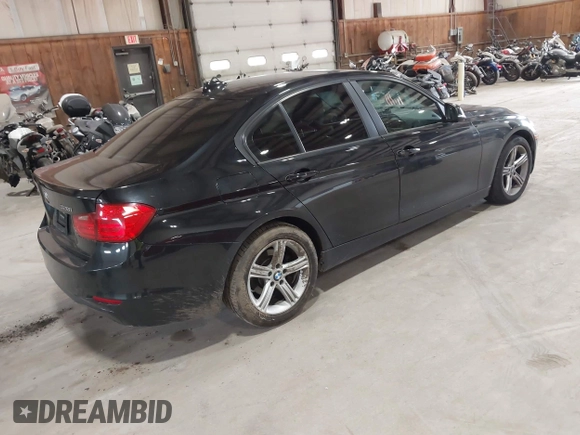 2014 BMW 3 Series 328i xDrive с VIN WBA3B5G53ENS09259, выставлен на аукционе IAAI как лот 42358472 с пробегом 152 425 миль миль и . История ставок и продаж доступна на DreamBid. Изображение 4.
