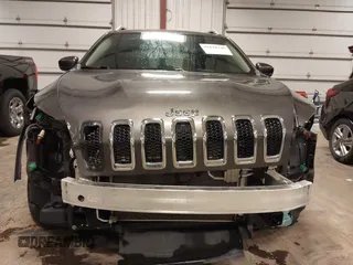 2018 Jeep Cherokee Limited with VIN 1C4PJMDX7JD535623, listed as a IAAI auction lot 41824338 with 99,992 mi miles. Bid and sale history available at carsss.com. Image 13.