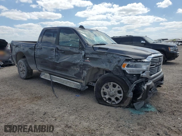2024 Ram 2500 Laramie z VIN 3C6UR5FL6RG159952, wystawiony jako Copart lot #52771035 z przebiegiem Nie podano mil oraz Szkoda całkowita • Salvage title. Historia ofert i sprzedaży dostępna na DreamBid. Obrazek 4.