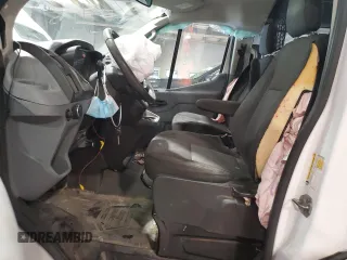 2018 Ford Transit z VIN 1FTYR1YM3JKA92605, wystawiony jako Copart lot #57334985 z przebiegiem 61 538 mil mil oraz Szkoda całkowita • Salvage title. Historia ofert i sprzedaży dostępna na DreamBid. Obrazek 7.