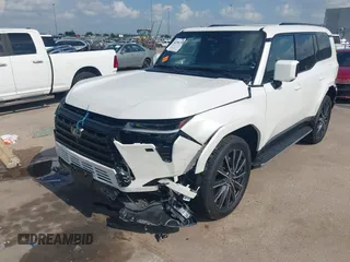 2024 Lexus GX 550 Luxury z VIN JTJVBCDX3R5013010, wystawiony jako IAAI lot #42298207 z przebiegiem 3 589 mil mil oraz . Historia ofert i sprzedaży dostępna na DreamBid. Obrazek 6.