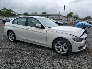 2015 BMW 3 Series 328i xDrive z VIN WBA3B5C58FF962349, wystawiony jako Copart lot #57856995 z przebiegiem 74 821 mil mil oraz Szkoda całkowita • Salvage title. Historia ofert i sprzedaży dostępna na DreamBid. Obrazek 4.