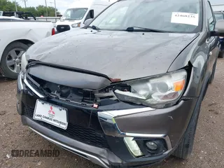 2018 Mitsubishi Outlander SEL z VIN JA4AP4AW4JU018385, wystawiony jako IAAI lot #42460235 z przebiegiem 83 910 mil mil oraz . Historia ofert i sprzedaży dostępna na DreamBid. Obrazek 6.