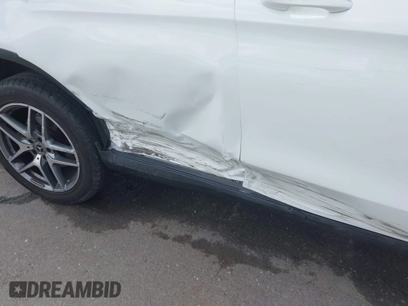 2018 Mercedes-Benz GLC 300 with VIN WDC0G4JB6JV112710, listed as a IAAI auction lot 42253994 with 82,430 mi miles and . Bid and sale history available at DreamBid. Image 6.