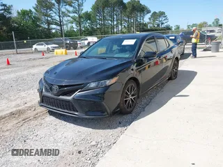 2022 Toyota Camry SE z VIN 4T1G11AK0NU657071, wystawiony jako IAAI lot #41991413 z przebiegiem 86 272 mil mil oraz . Historia ofert i sprzedaży dostępna na DreamBid. Obrazek 17.