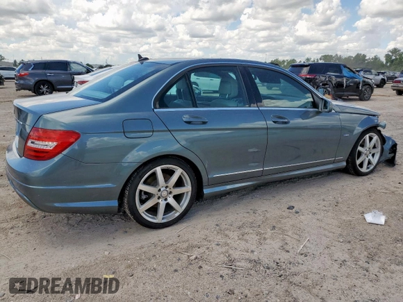 2012 Mercedes-Benz C 250 Sport z VIN WDDGF4HBXCA604105, wystawiony jako Copart lot #62192295 z przebiegiem 132 871 mil mil oraz Szkoda całkowita • Salvage title. Historia ofert i sprzedaży dostępna na DreamBid. Obrazek 3.