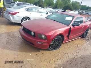 2006 Ford Mustang GT Deluxe with VIN 1ZVFT82H265195370, listed as a IAAI auction lot 42018364 with 129,165 mi miles. Bid and sale history available at carsss.com. Image 18.