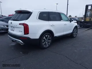 2021 Kia Telluride EX with VIN 5XYP34HC1MG097415, listed as a IAAI auction lot 41694743 with 33,431 mi miles. Bid and sale history available at carsss.com. Image 4.