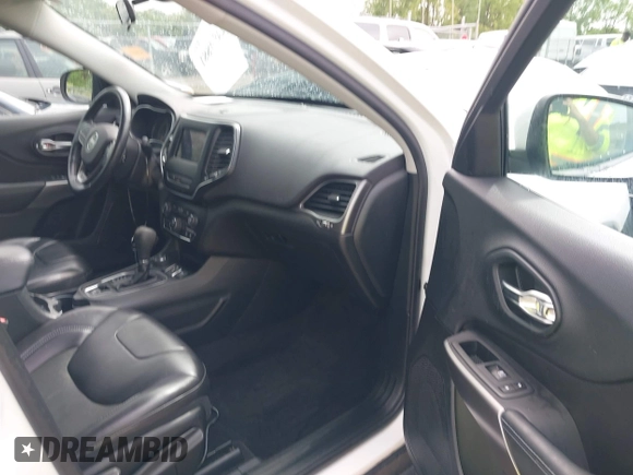 2019 Jeep Cherokee Latitude Plus с VIN 1C4PJMLB9KD114168, выставлен на аукционе IAAI как лот 42499881 с пробегом 99 667 миль миль и . История ставок и продаж доступна на DreamBid. Изображение 5.