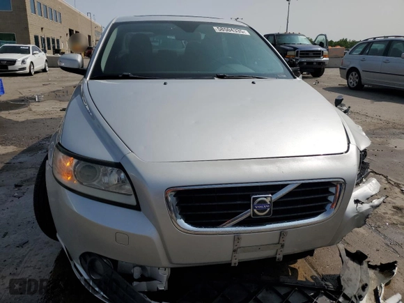 2008 Volvo S40 2.4L z VIN YV1MS390682382013, wystawiony jako Copart lot #58504335 z przebiegiem 93 187 mil mil oraz Szkoda całkowita • Salvage title. Historia ofert i sprzedaży dostępna na DreamBid. Obrazek 5.