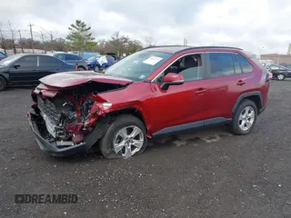 2020 Toyota RAV4 XLE with VIN 2T3P1RFV4LW115588, listed as a IAAI auction lot 40821216 with 60,697 mi miles. Bid and sale history available at carsss.com. Image 2.