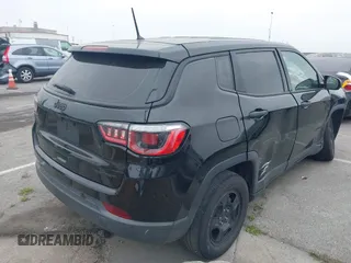 2018 Jeep Compass Sport z VIN 3C4NJCAB2JT250946, wystawiony jako IAAI lot #42444503 z przebiegiem 159 960 mil mil oraz . Historia ofert i sprzedaży dostępna na DreamBid. Obrazek 4.