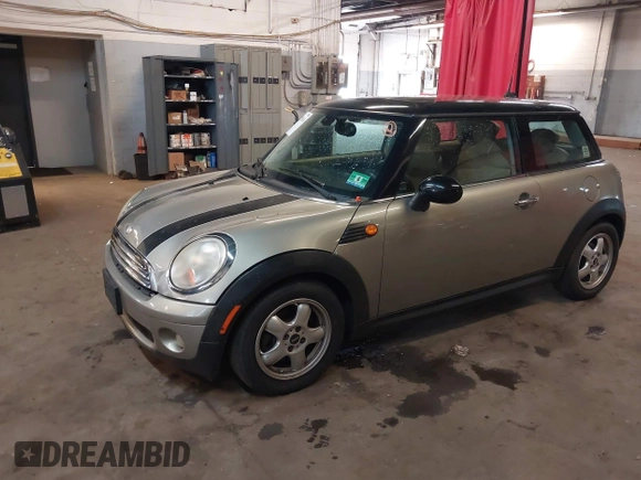 2008 MINI Hardtop with VIN WMWMF33508TU67872, listed as a IAAI auction lot 42235034 with 171,771 mi miles and . Bid and sale history available at DreamBid. Image 2.