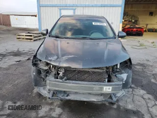2017 Chevrolet Sonic LT z VIN 1G1JD5SG3H4123658, wystawiony jako Copart lot #89312635 z przebiegiem 121 061 mil mil oraz Szkoda całkowita • Salvage title. Historia ofert i sprzedaży dostępna na DreamBid. Obrazek 5.