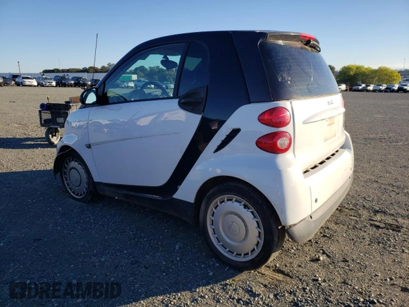 2011 Smart fortwo Pure z VIN WMEEJ3BA4BK473760, wystawiony jako Copart lot #78081344 z przebiegiem 75 966 mil mil oraz Szkoda całkowita • Salvage title. Historia ofert i sprzedaży dostępna na DreamBid. Obrazek 2.