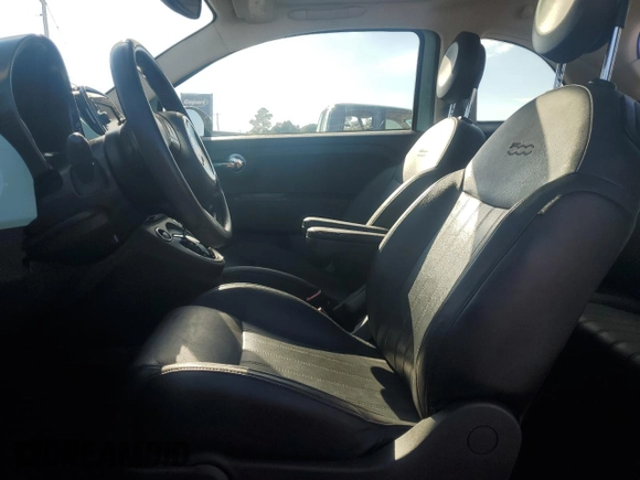 2017 FIAT 500 Lounge z VIN 3C3CFFCR4HT524036, wystawiony jako Copart lot #72024774 z przebiegiem 121 130 mil mil oraz Szkoda całkowita • Salvage title. Historia ofert i sprzedaży dostępna na DreamBid. Obrazek 7.