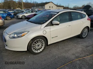 2013 Ford Focus Electric z VIN 1FADP3R46DL235601, wystawiony jako Copart lot #80040644 z przebiegiem Nie podano mil oraz Tytuł czysty. Historia ofert i sprzedaży dostępna na DreamBid. Obrazek 1.