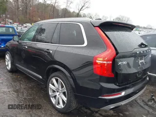 2016 Volvo XC90 T6 Inscription with VIN YV4A22PL6G1016828, listed as a IAAI auction lot 41572292 with 124,343 mi miles. Bid and sale history available at carsss.com. Image 3.