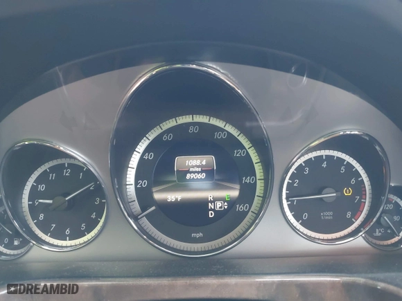 2013 Mercedes-Benz E-Class E 350 Luxury with VIN WDDHF5KB2DA715641, listed as a IAAI auction lot 41598326 with 89,060 mi miles. Bid and sale history available at carsss.com. Image 7.
