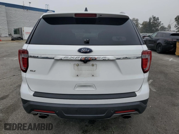 2018 Ford Explorer XLT z VIN 1FM5K7D81JGC86955, wystawiony jako Copart lot #53206335 z przebiegiem 152 437 mil mil oraz Szkoda całkowita • Salvage title. Historia ofert i sprzedaży dostępna na DreamBid. Obrazek 6.