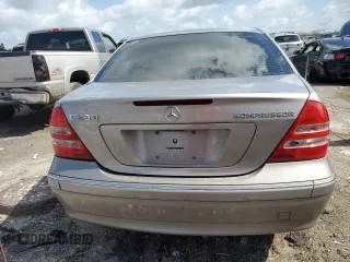 2004 Mercedes-Benz C 230 Kompressor with VIN WDBRF40J64A564613, listed as a Copart auction lot 59876525 with 140,525 mi miles and Clean title. Bid and sale history available at DreamBid. Image 6.