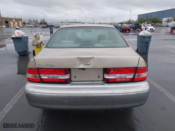 2001 Lexus ES 300 with VIN JT8BF28G210316181, listed as a IAAI auction lot 41562802 with NaN miles. Bid and sale history available at carsss.com. Image 16.