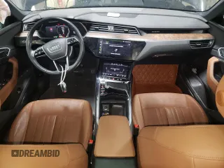 2022 Audi e-tron Sportback S line Premium Plus z VIN WA12AAGE4NB022165, wystawiony jako Copart lot #43021435 z przebiegiem 28 760 mil mil oraz Szkoda całkowita • Salvage title. Historia ofert i sprzedaży dostępna na DreamBid. Obrazek 8.