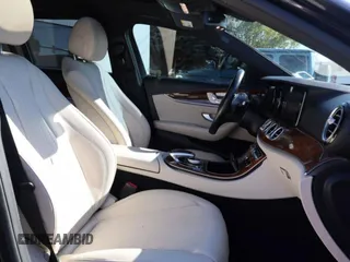 2019 Mercedes-Benz E-Class E 450 with VIN WDDZH6JB3KA507304, listed as a Copart auction lot 50660705 with 60,405 mi miles and Salvage Title. Bid and sale history available at carsss.com. Image 5.