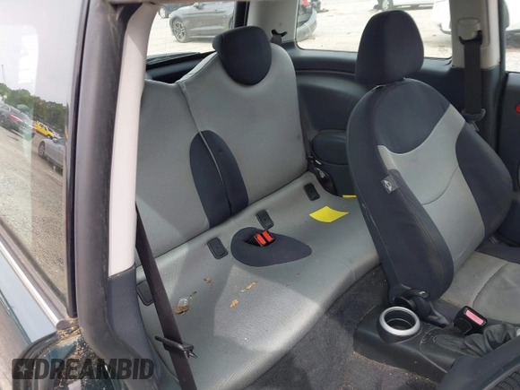 2006 MINI Hardtop with VIN WMWRC33566TK64108, listed as a IAAI auction lot 42353050 with 95,223 mi miles and . Bid and sale history available at DreamBid. Image 8.