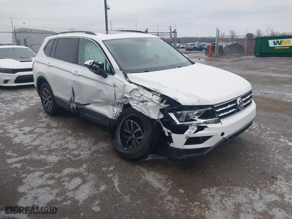 2020 Volkswagen Tiguan SE with VIN 3VV2B7AX2LM086681, listed as a IAAI auction lot 41522520 with 47,862 mi miles. Bid and sale history available at carsss.com. Image 1.